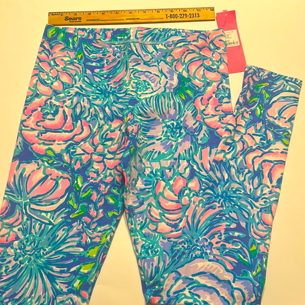 Brand new Lilly Politzer, Maia leggings Girls size Xlarge in full bloom